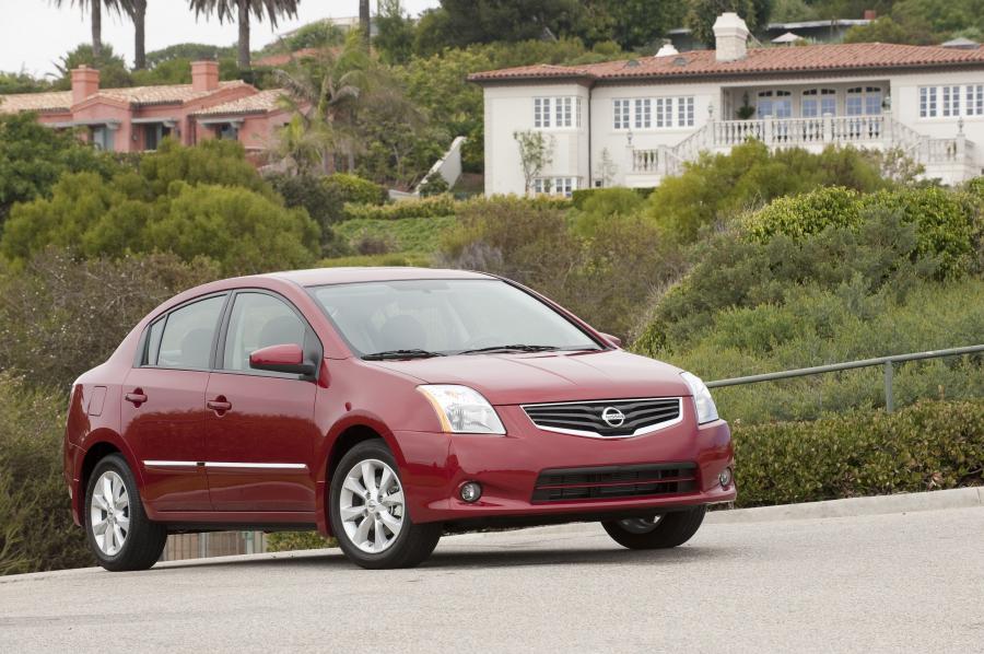  Nissan Sentra 2010 года  (фото 46 из 68)